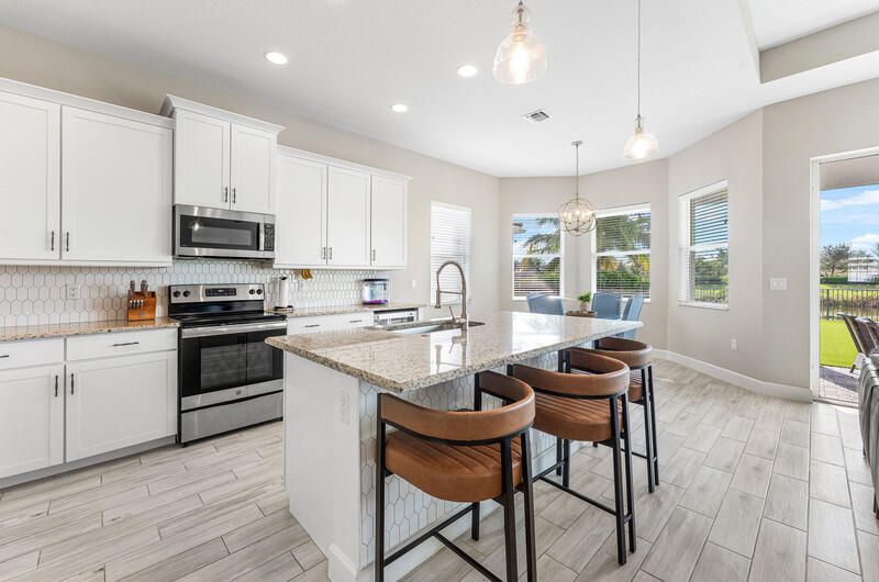 For Sale: $545,000 (3 beds, 2 baths, 1703 Square Feet)