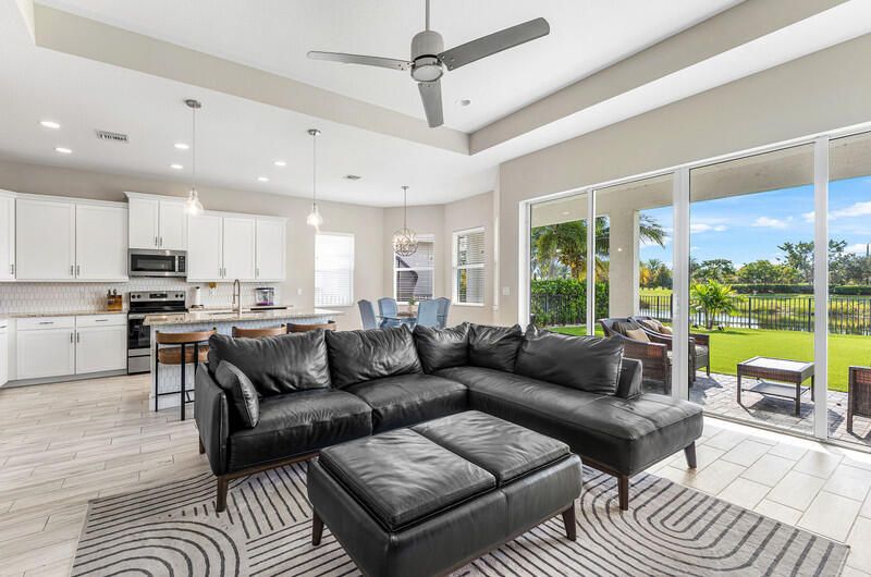 For Sale: $545,000 (3 beds, 2 baths, 1703 Square Feet)