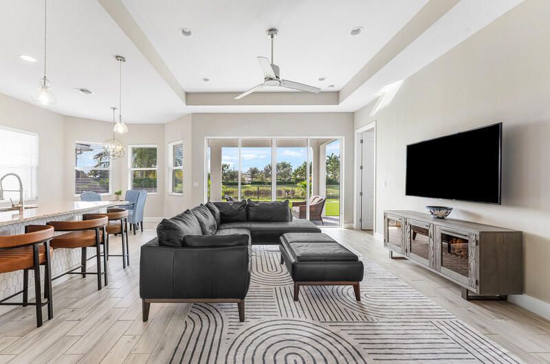 For Sale: $545,000 (3 beds, 2 baths, 1703 Square Feet)