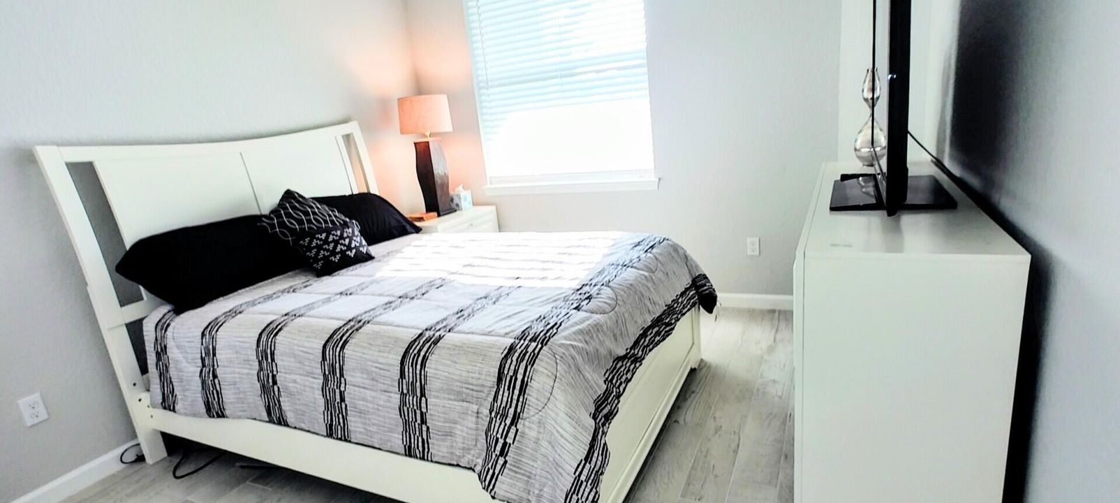 For Sale: $395,000 (2 beds, 2 baths, 1579 Square Feet)