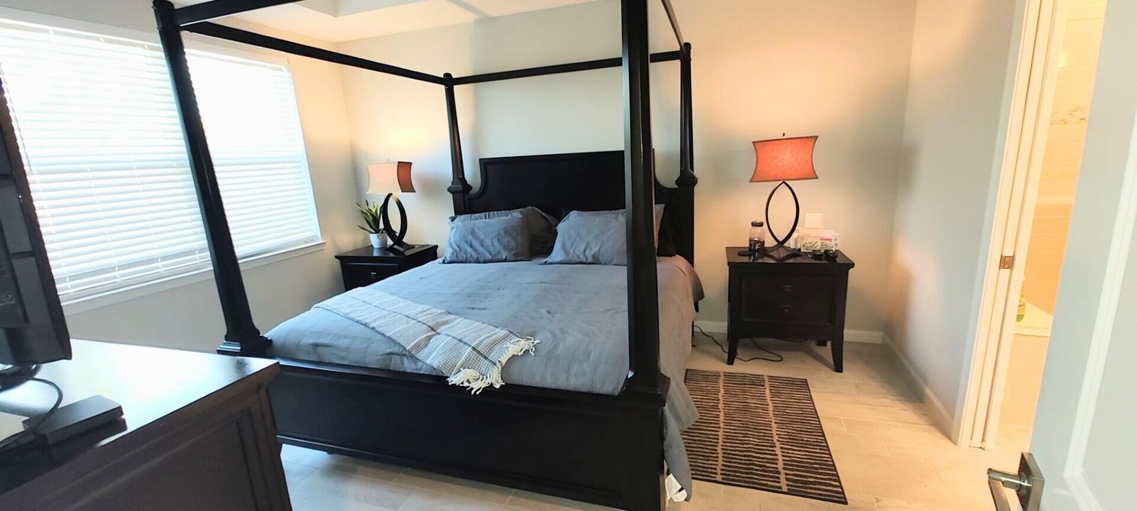 For Sale: $395,000 (2 beds, 2 baths, 1579 Square Feet)