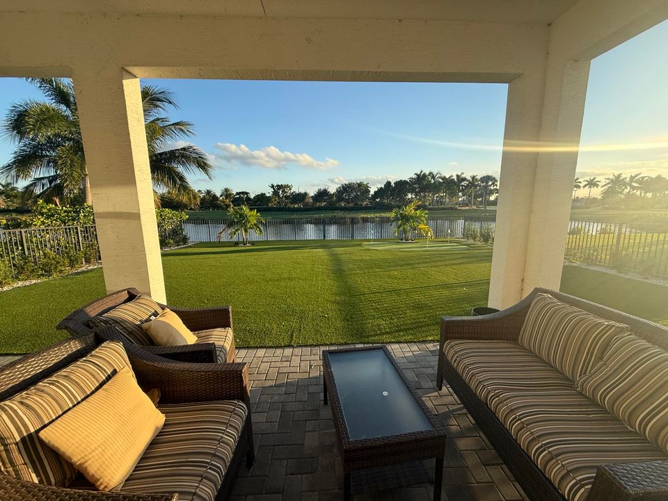 For Sale: $545,000 (3 beds, 2 baths, 1703 Square Feet)