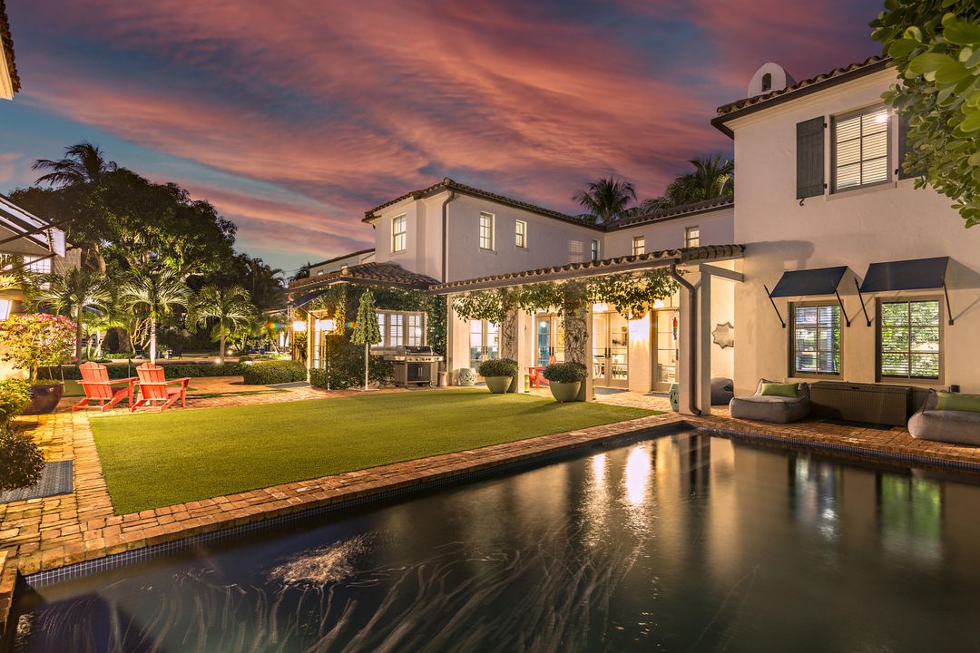 For Sale: $12,550,000 (9 beds, 7 baths, 7261 Square Feet)