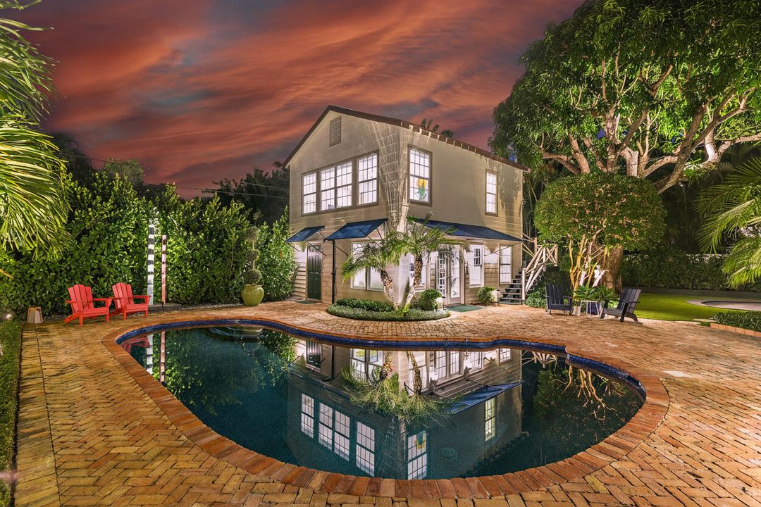 For Sale: $12,550,000 (9 beds, 7 baths, 7261 Square Feet)