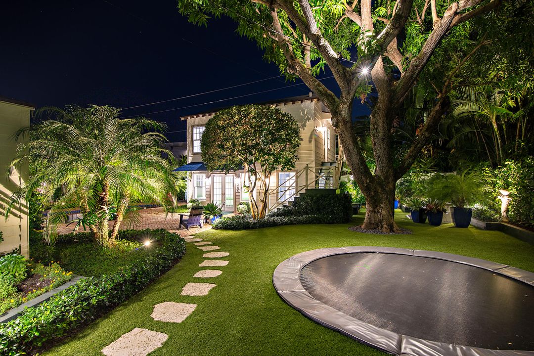 For Sale: $12,550,000 (9 beds, 7 baths, 7261 Square Feet)