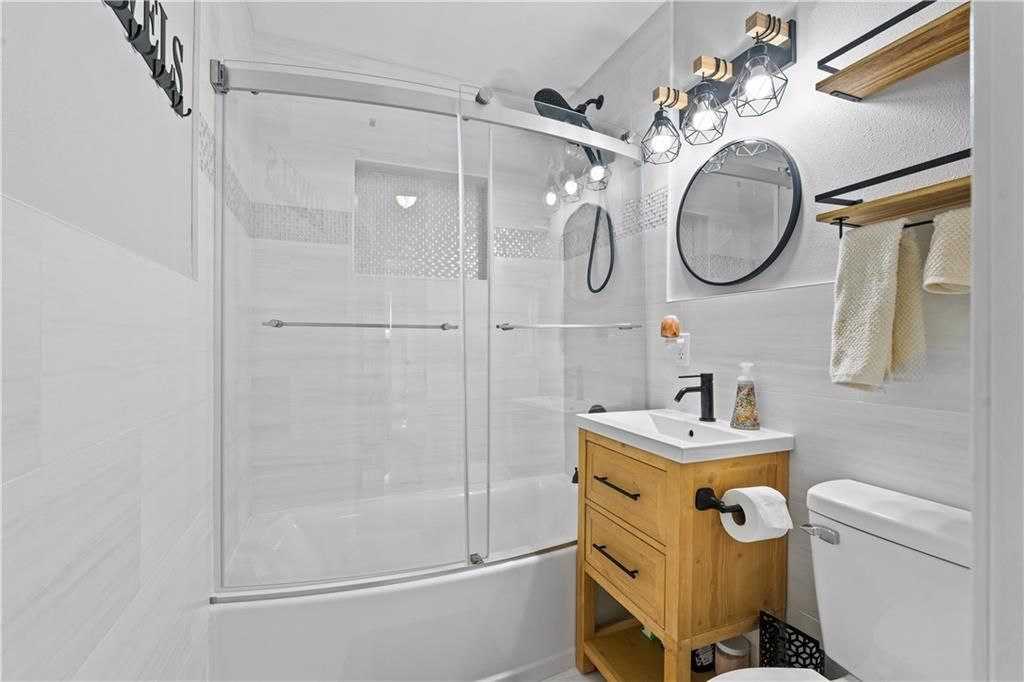 For Sale: $345,000 (3 beds, 2 baths, 1255 Square Feet)