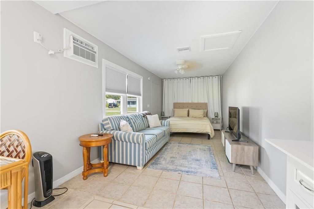 For Sale: $345,000 (3 beds, 2 baths, 1255 Square Feet)