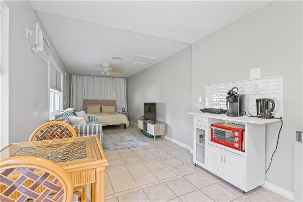 For Sale: $345,000 (3 beds, 2 baths, 1255 Square Feet)