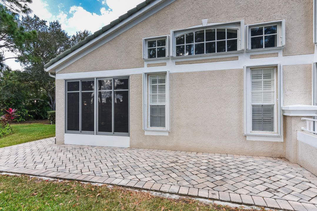 На продажу: $349,900 (3 спален, 3 ванн, 2107 Квадратных фут)