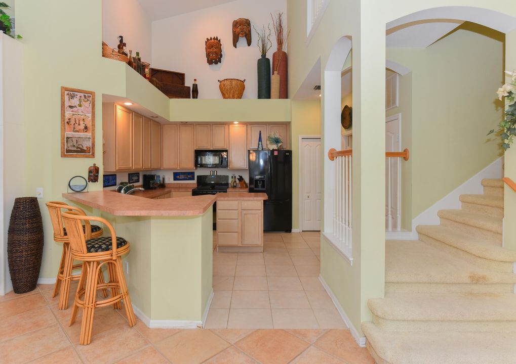 На продажу: $349,900 (3 спален, 3 ванн, 2107 Квадратных фут)