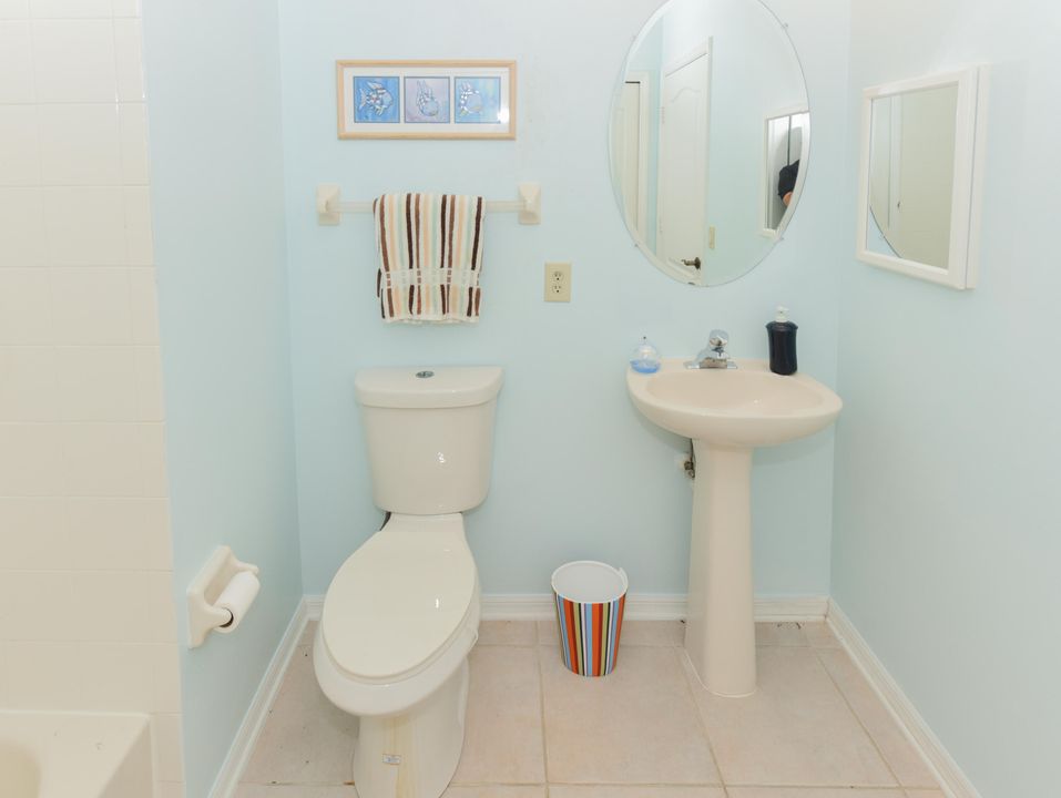 На продажу: $349,900 (3 спален, 3 ванн, 2107 Квадратных фут)