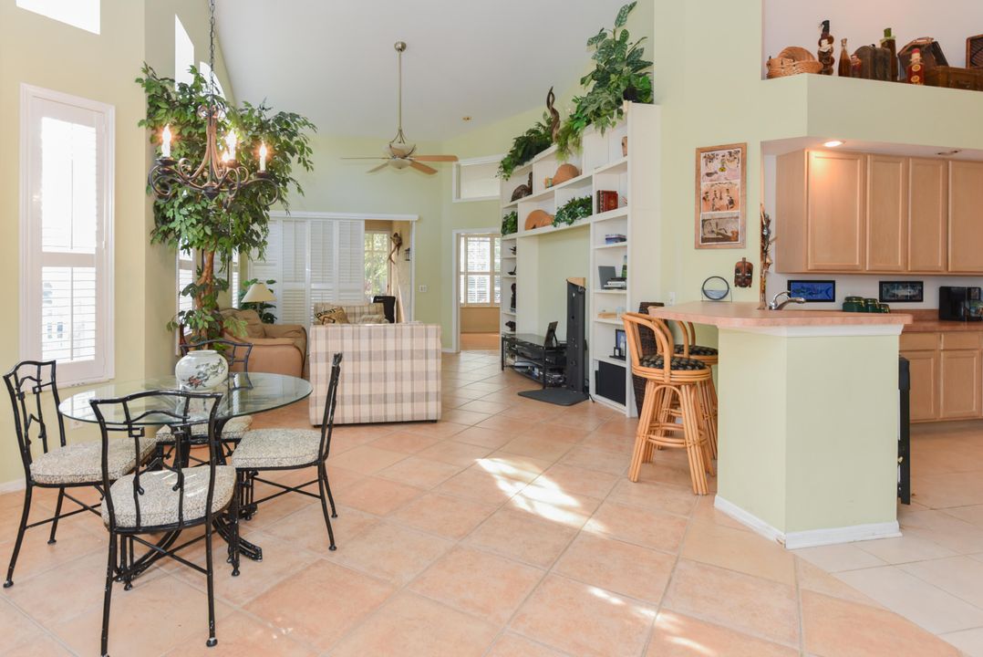 На продажу: $349,900 (3 спален, 3 ванн, 2107 Квадратных фут)