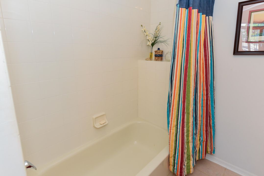 На продажу: $349,900 (3 спален, 3 ванн, 2107 Квадратных фут)