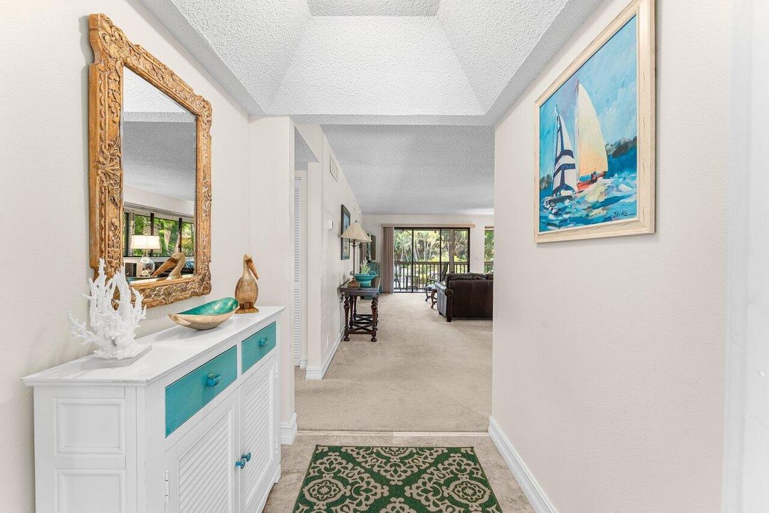 待售: $425,000 (2 贝兹, 2 浴室, 1366 平方英尺)