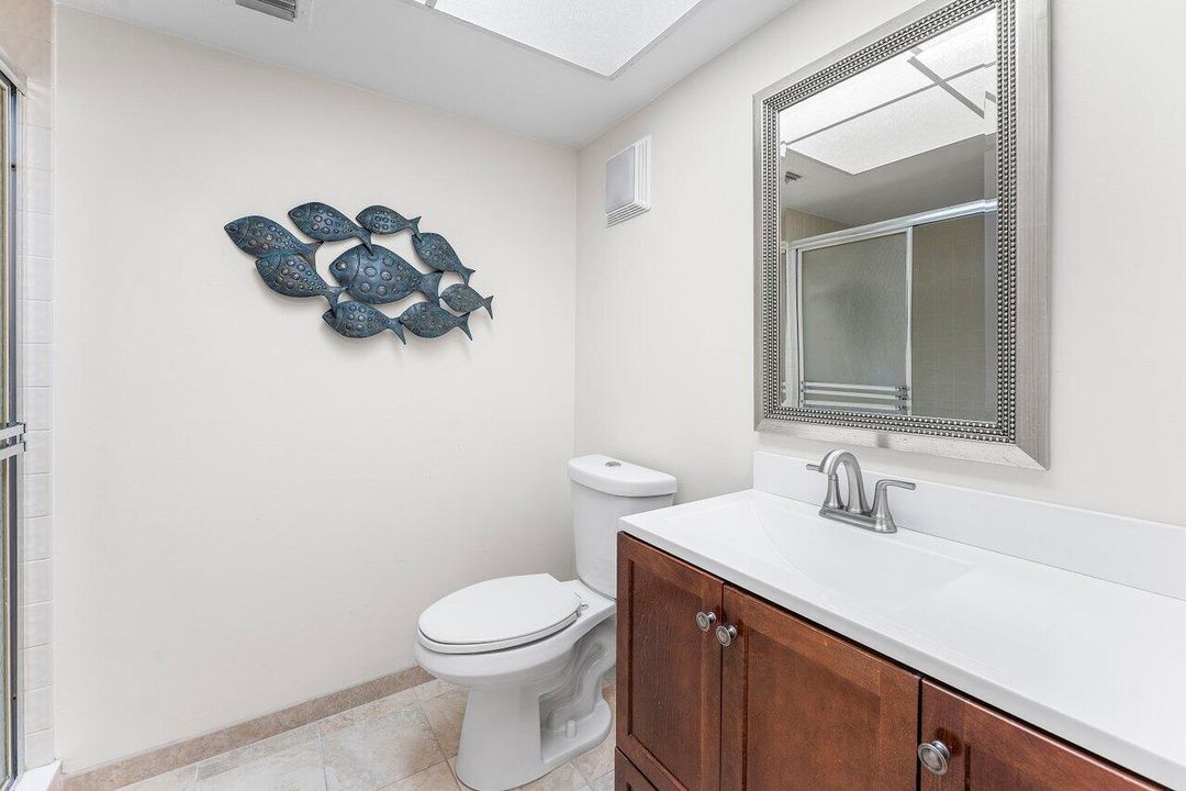 待售: $425,000 (2 贝兹, 2 浴室, 1366 平方英尺)