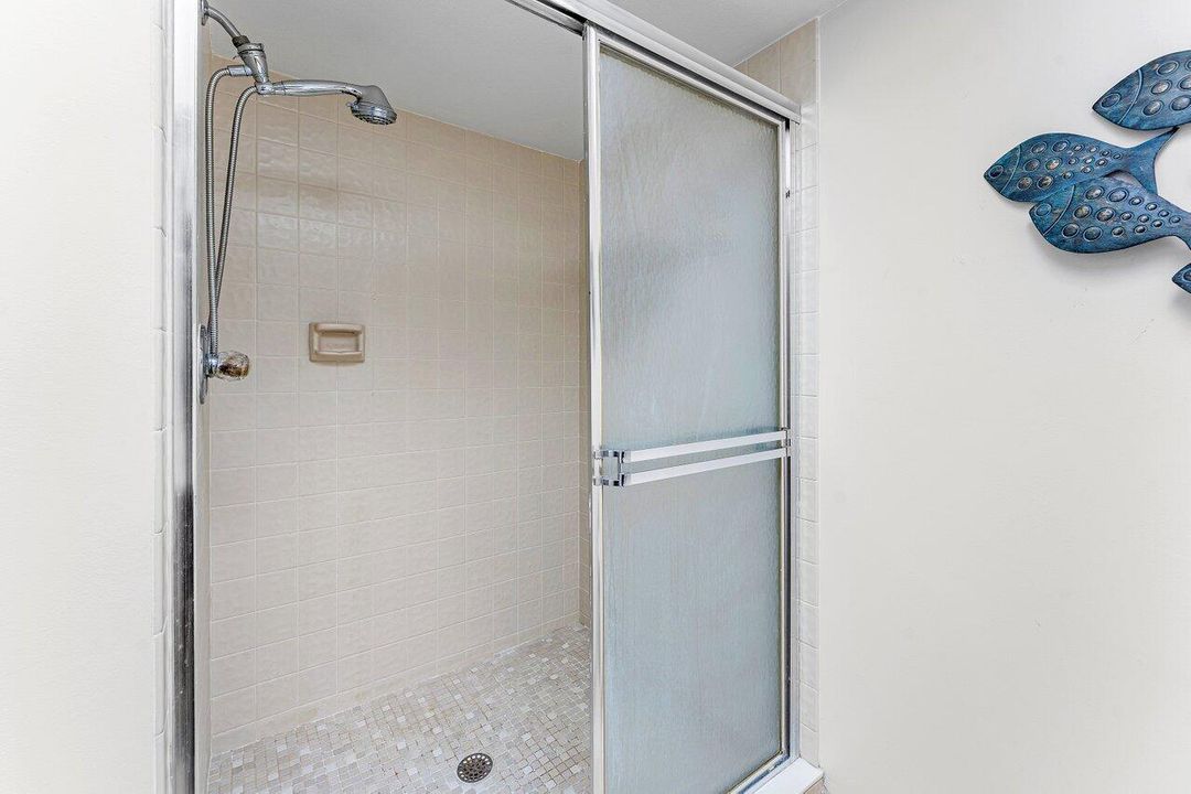 待售: $425,000 (2 贝兹, 2 浴室, 1366 平方英尺)