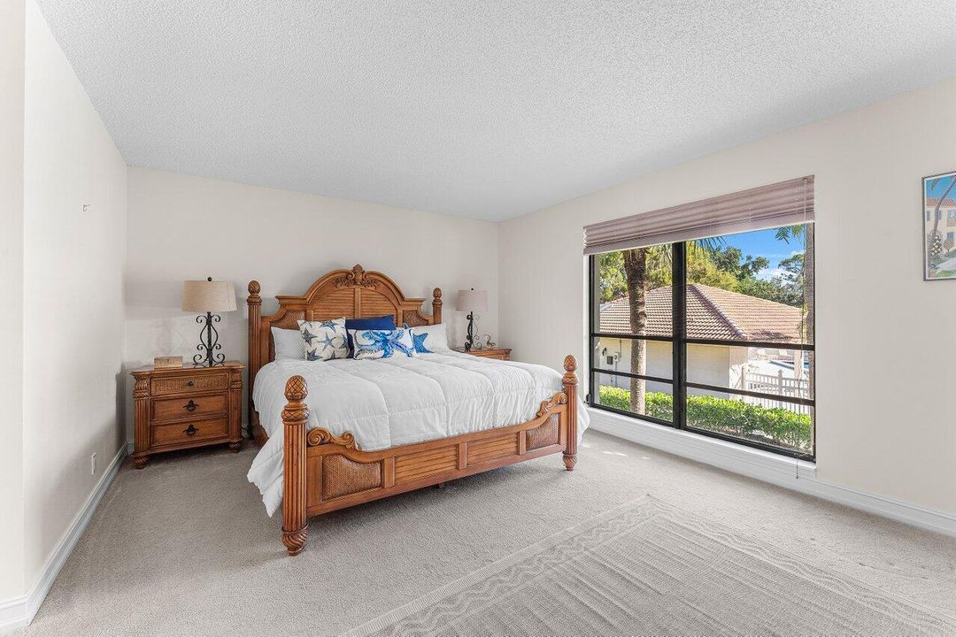 待售: $425,000 (2 贝兹, 2 浴室, 1366 平方英尺)