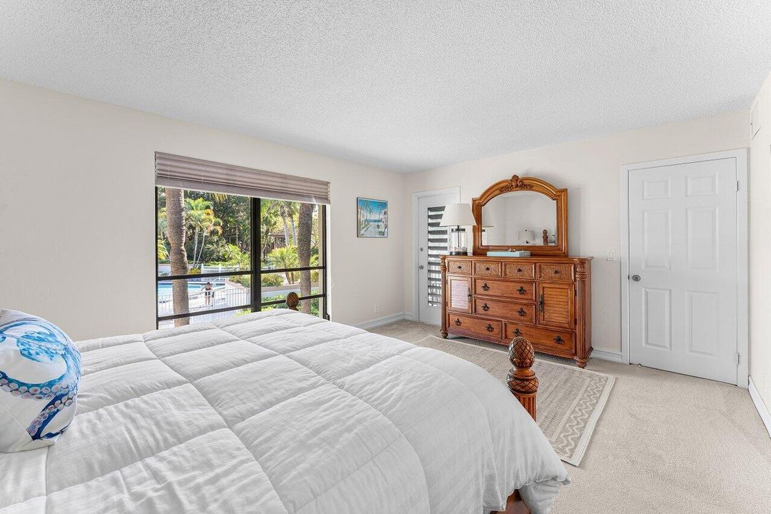 待售: $425,000 (2 贝兹, 2 浴室, 1366 平方英尺)