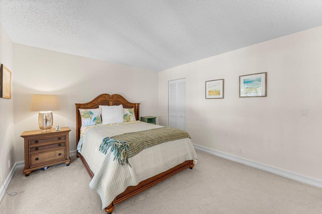 待售: $425,000 (2 贝兹, 2 浴室, 1366 平方英尺)