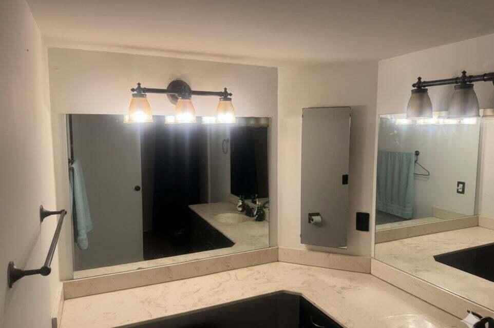 For Sale: $395,000 (3 beds, 3 baths, 1325 Square Feet)