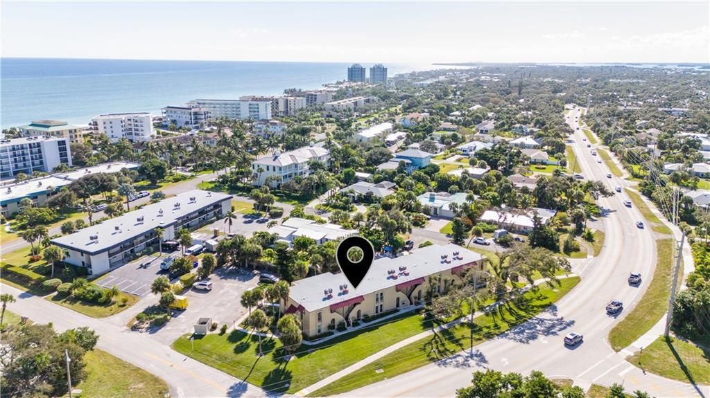 For Sale: $399,999 (2 beds, 2 baths, 1300 Square Feet)