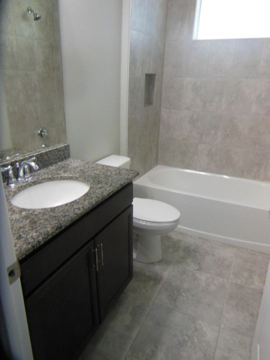 For Rent: $3,100 (3 beds, 2 baths, 2305 Square Feet)