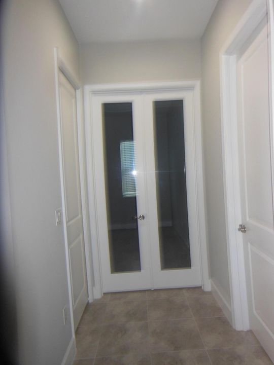 For Rent: $3,100 (3 beds, 2 baths, 2305 Square Feet)