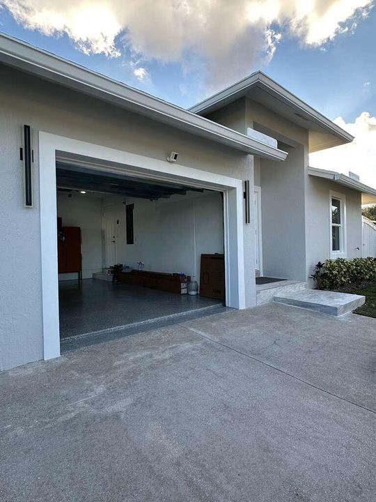 For Sale: $539,900 (3 beds, 2 baths, 1200 Square Feet)