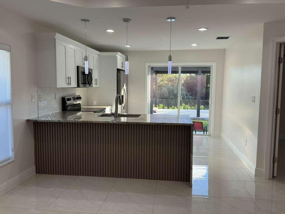 For Sale: $539,900 (3 beds, 2 baths, 1200 Square Feet)