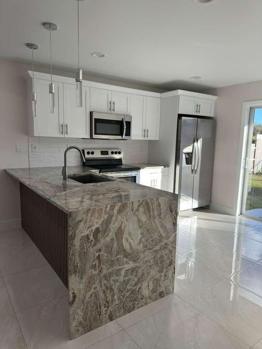 For Sale: $539,900 (3 beds, 2 baths, 1200 Square Feet)