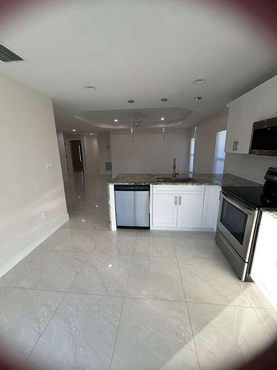 For Sale: $539,900 (3 beds, 2 baths, 1200 Square Feet)