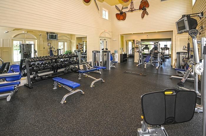 出租: $2,100 (2 贝兹, 1 浴室, 922 平方英尺)