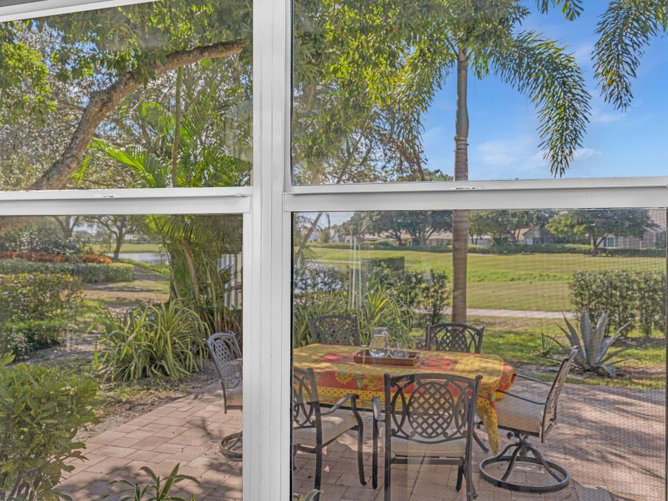 Activo con contrato: $575,000 (3 camas, 2 baños, 1945 Pies cuadrados)