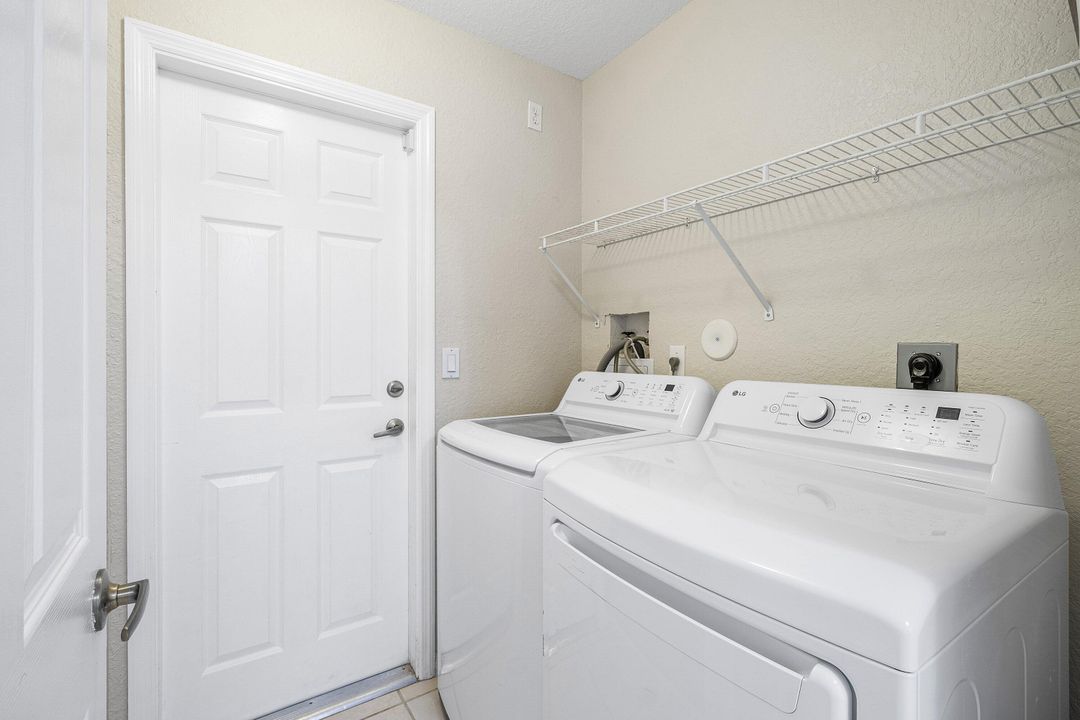 For Sale: $575,000 (4 beds, 2 baths, 1942 Square Feet)