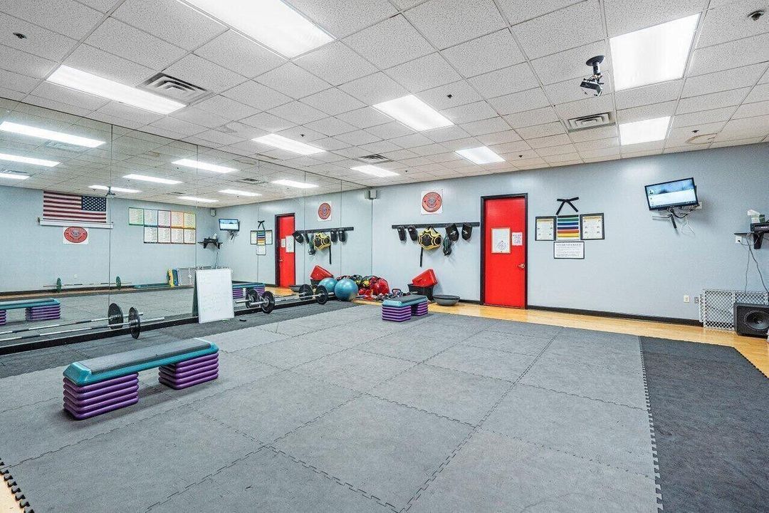 For Sale: $575,000 (4 beds, 2 baths, 1942 Square Feet)