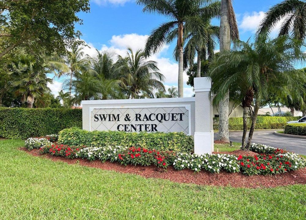 For Sale: $575,000 (4 beds, 2 baths, 1942 Square Feet)