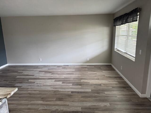 В аренду: $1,600 (2 спален, 1 ванн, 798 Квадратных фут)