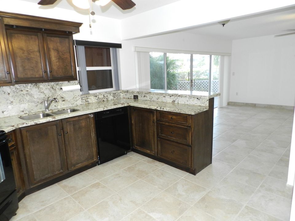 En Venta: $209,900 (2 camas, 2 baños, 1030 Pies cuadrados)