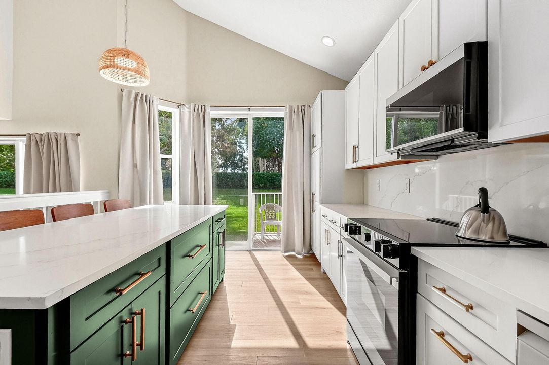 For Sale: $725,000 (4 beds, 3 baths, 2325 Square Feet)