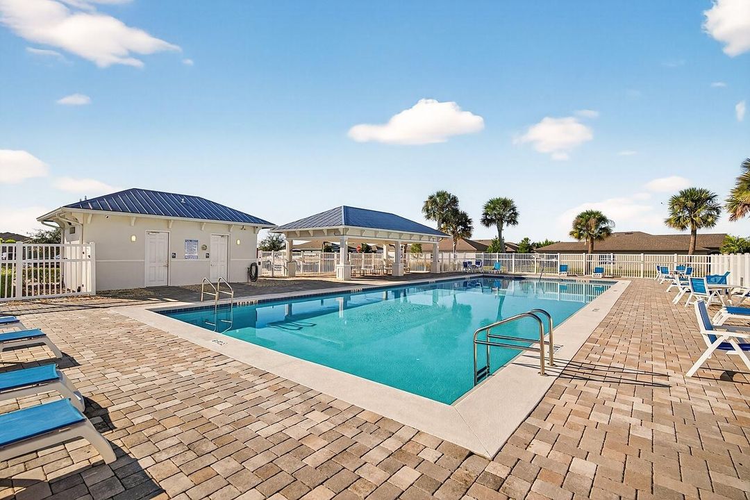 For Sale: $375,000 (4 beds, 2 baths, 1875 Square Feet)