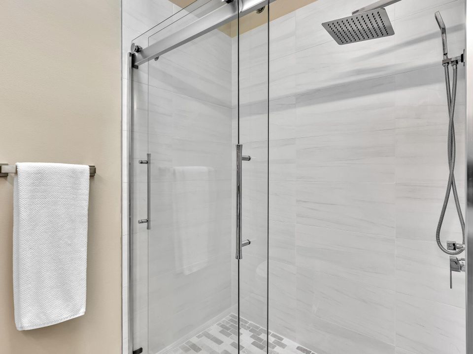 Activo con contrato: $575,000 (3 camas, 2 baños, 1945 Pies cuadrados)