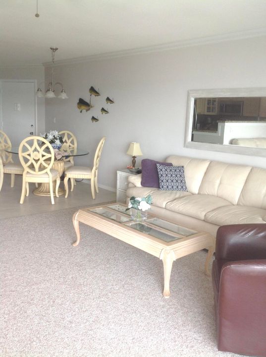 В аренду: $2,800 (1 спален, 1 ванн, 950 Квадратных фут)