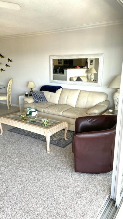 В аренду: $2,800 (1 спален, 1 ванн, 950 Квадратных фут)