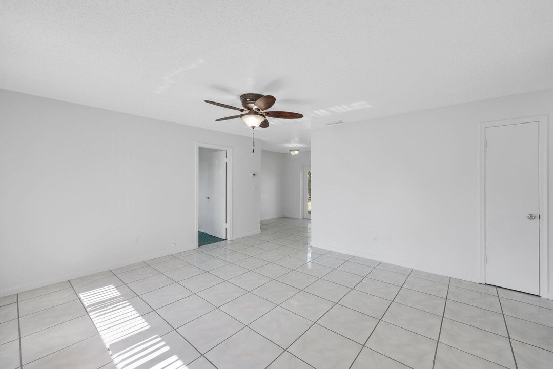 Active With Contract: $349,000 (3 beds, 1 baths, 1026 Square Feet)