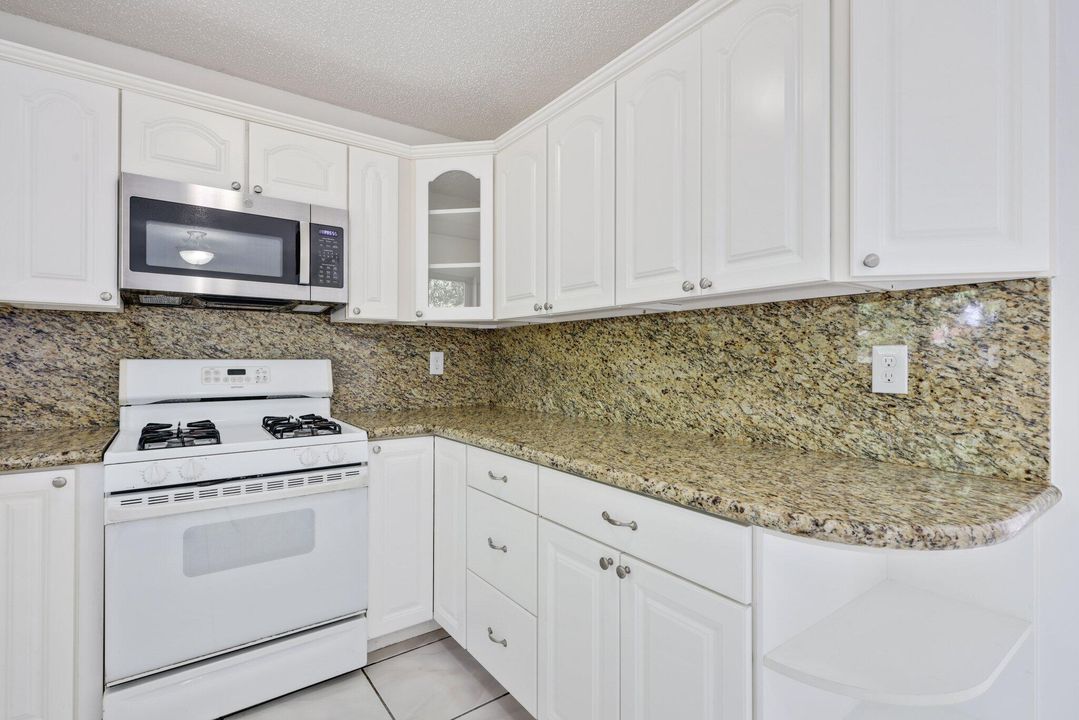 Active With Contract: $349,000 (3 beds, 1 baths, 1026 Square Feet)