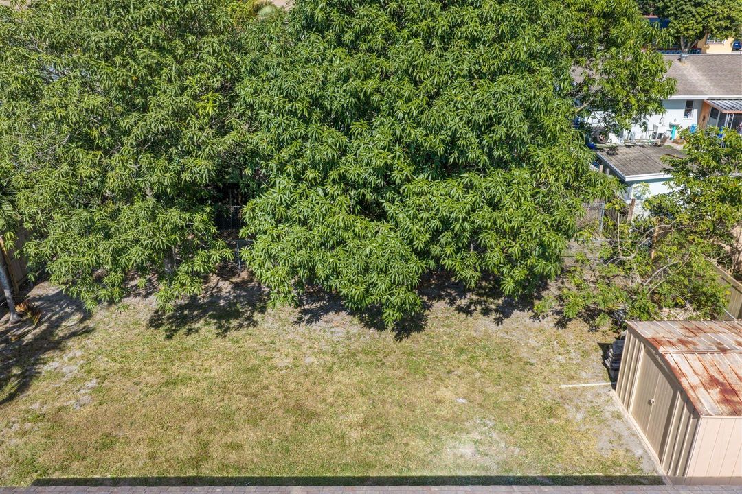 Active With Contract: $349,000 (3 beds, 1 baths, 1026 Square Feet)