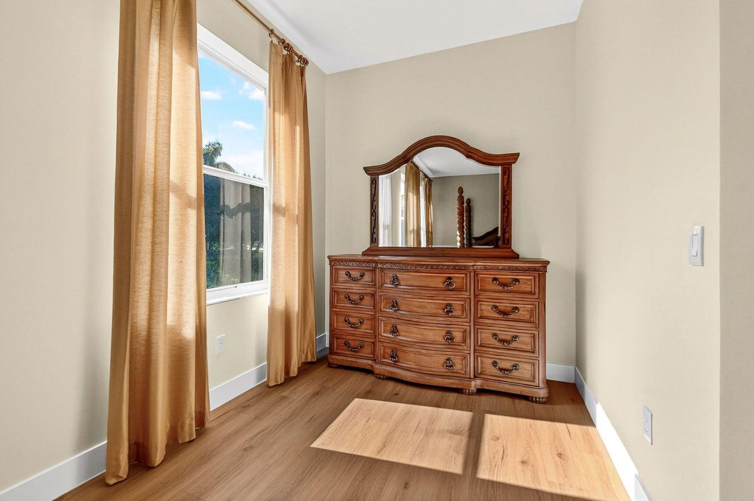 For Sale: $725,000 (4 beds, 3 baths, 2325 Square Feet)