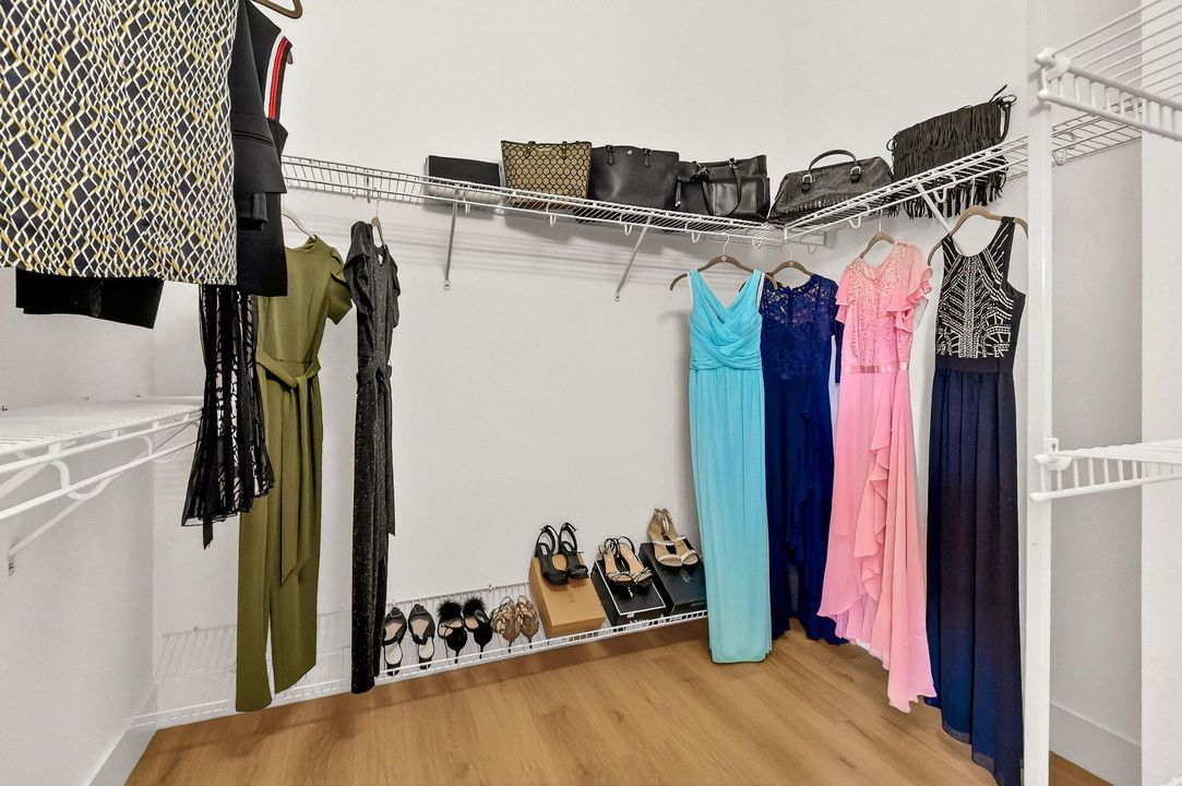 For Sale: $725,000 (4 beds, 3 baths, 2325 Square Feet)