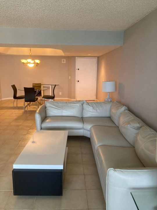 Active With Contract: $3,600 (1 beds, 1 baths, 1141 Square Feet)