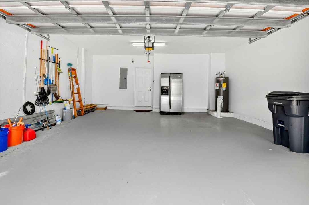 For Sale: $725,000 (4 beds, 3 baths, 2325 Square Feet)